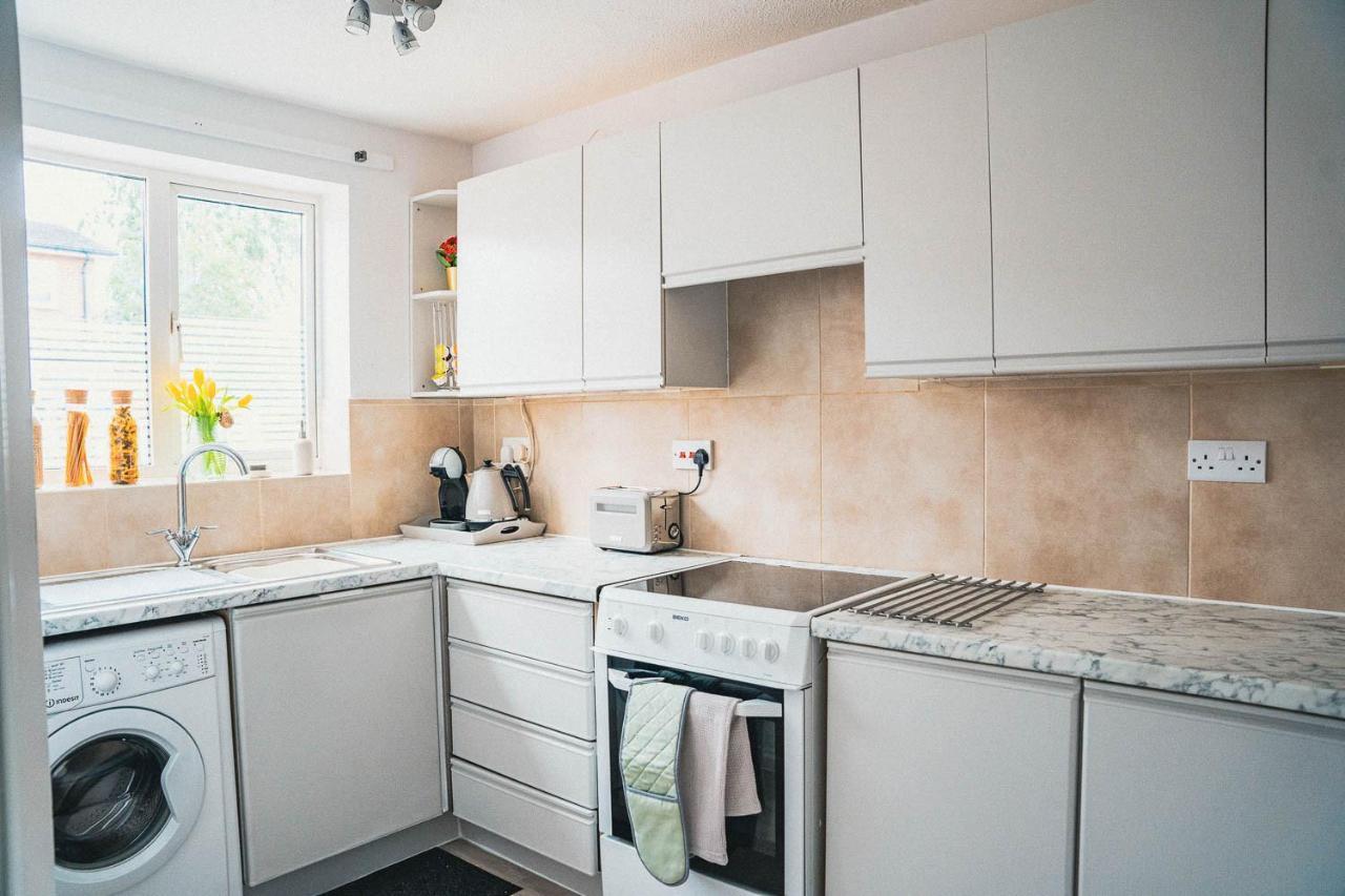 2 Bed House, Sleeps 6, Dog Friendly, Close To A14 M11, With Garden & Parking Long Stay Work Contractor Leisure, Jade CBG Exteriér fotografie