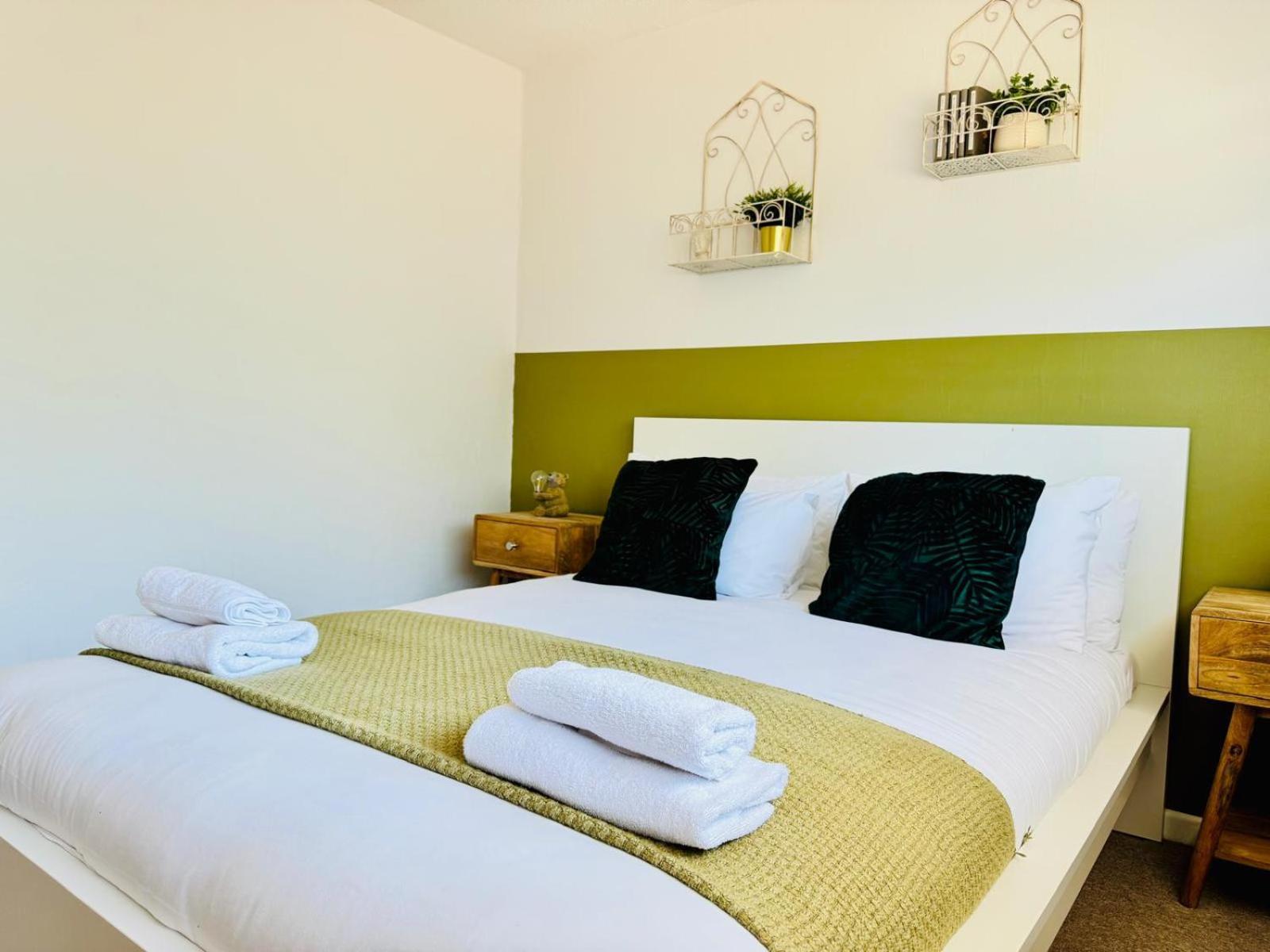 2 Bed House, Sleeps 6, Dog Friendly, Close To A14 M11, With Garden & Parking Long Stay Work Contractor Leisure, Jade CBG Exteriér fotografie