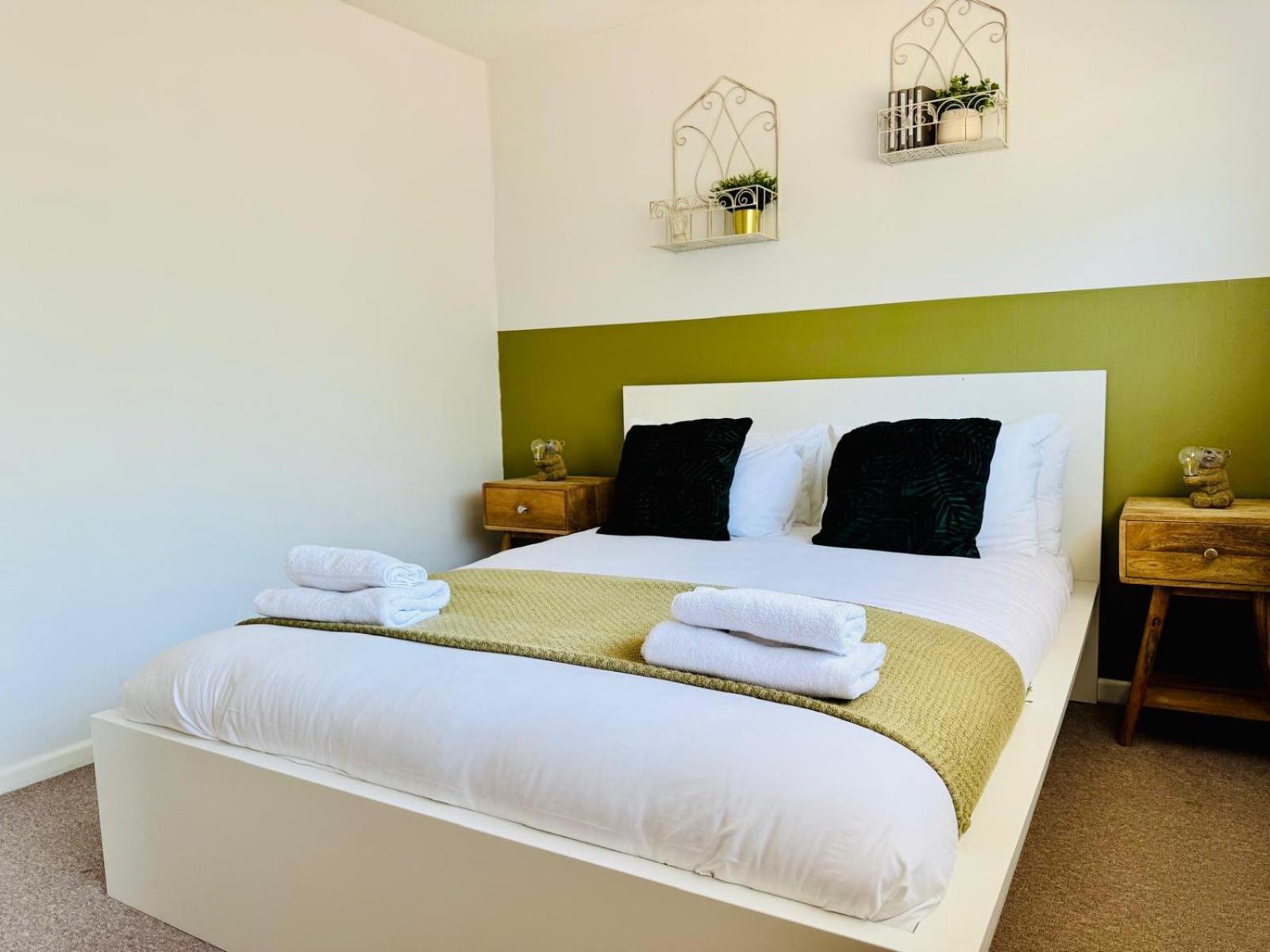 2 Bed House, Sleeps 6, Dog Friendly, Close To A14 M11, With Garden & Parking Long Stay Work Contractor Leisure, Jade CBG Exteriér fotografie