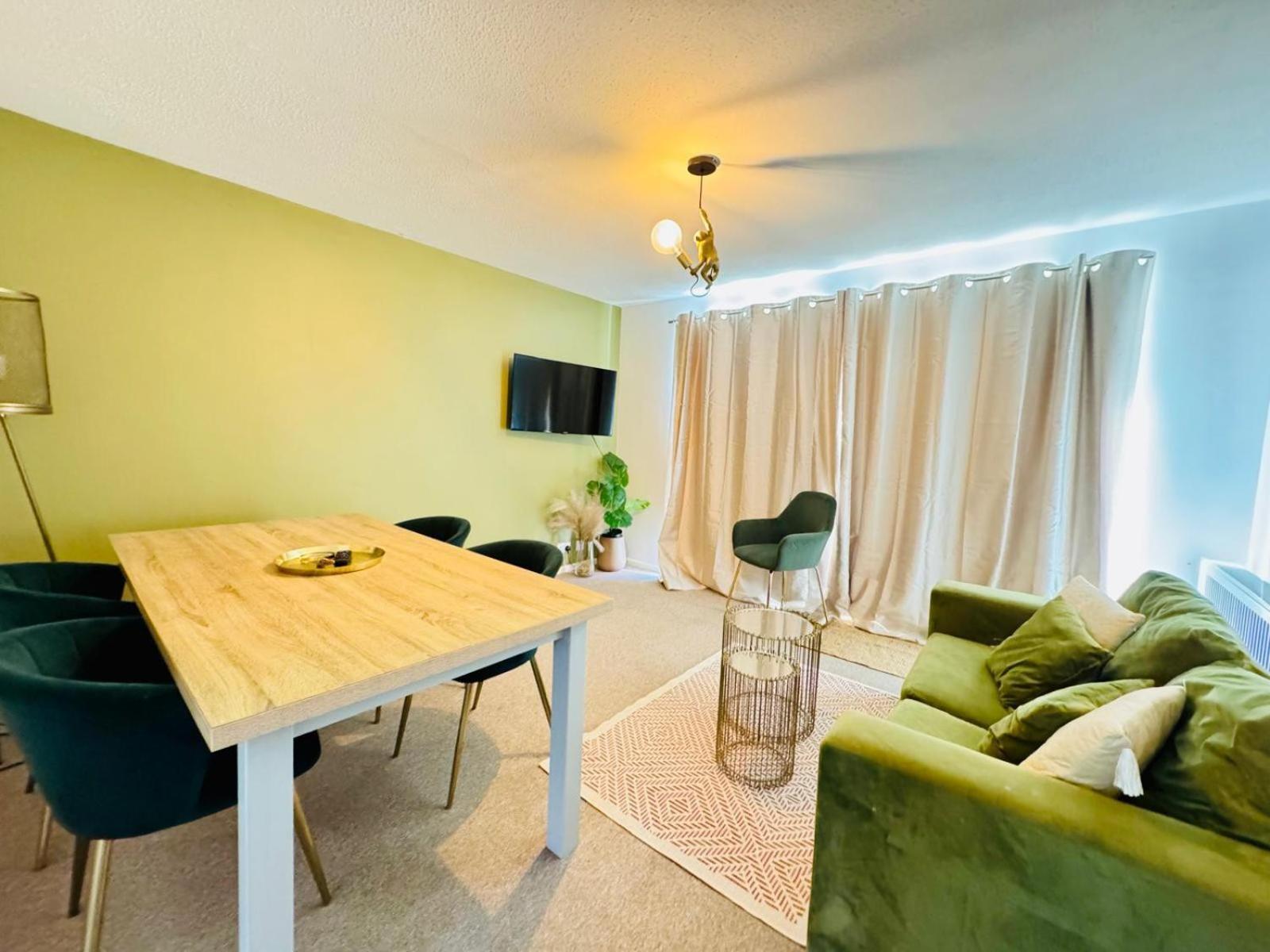 2 Bed House, Sleeps 6, Dog Friendly, Close To A14 M11, With Garden & Parking Long Stay Work Contractor Leisure, Jade CBG Exteriér fotografie