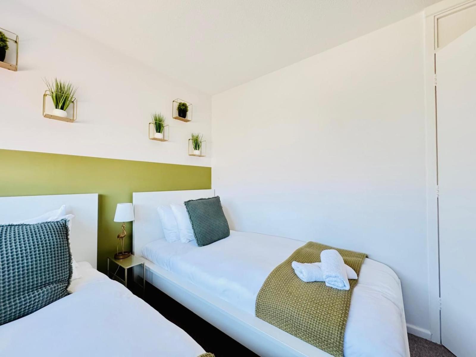 2 Bed House, Sleeps 6, Dog Friendly, Close To A14 M11, With Garden & Parking Long Stay Work Contractor Leisure, Jade CBG Exteriér fotografie