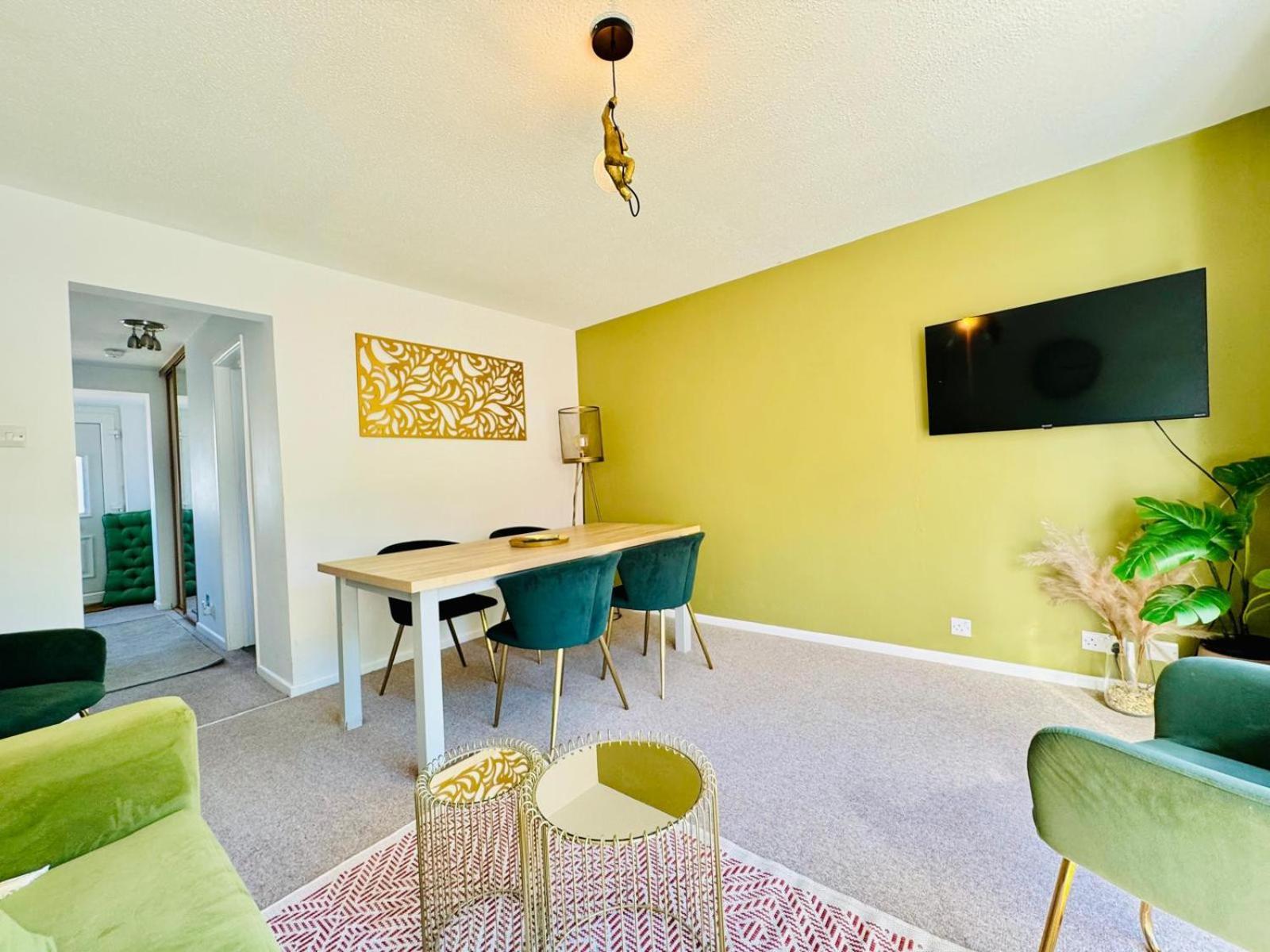 2 Bed House, Sleeps 6, Dog Friendly, Close To A14 M11, With Garden & Parking Long Stay Work Contractor Leisure, Jade CBG Exteriér fotografie
