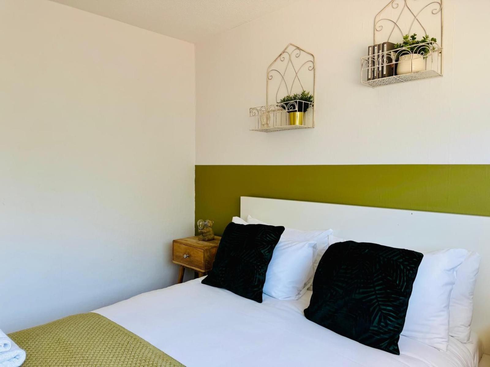 2 Bed House, Sleeps 6, Dog Friendly, Close To A14 M11, With Garden & Parking Long Stay Work Contractor Leisure, Jade CBG Exteriér fotografie