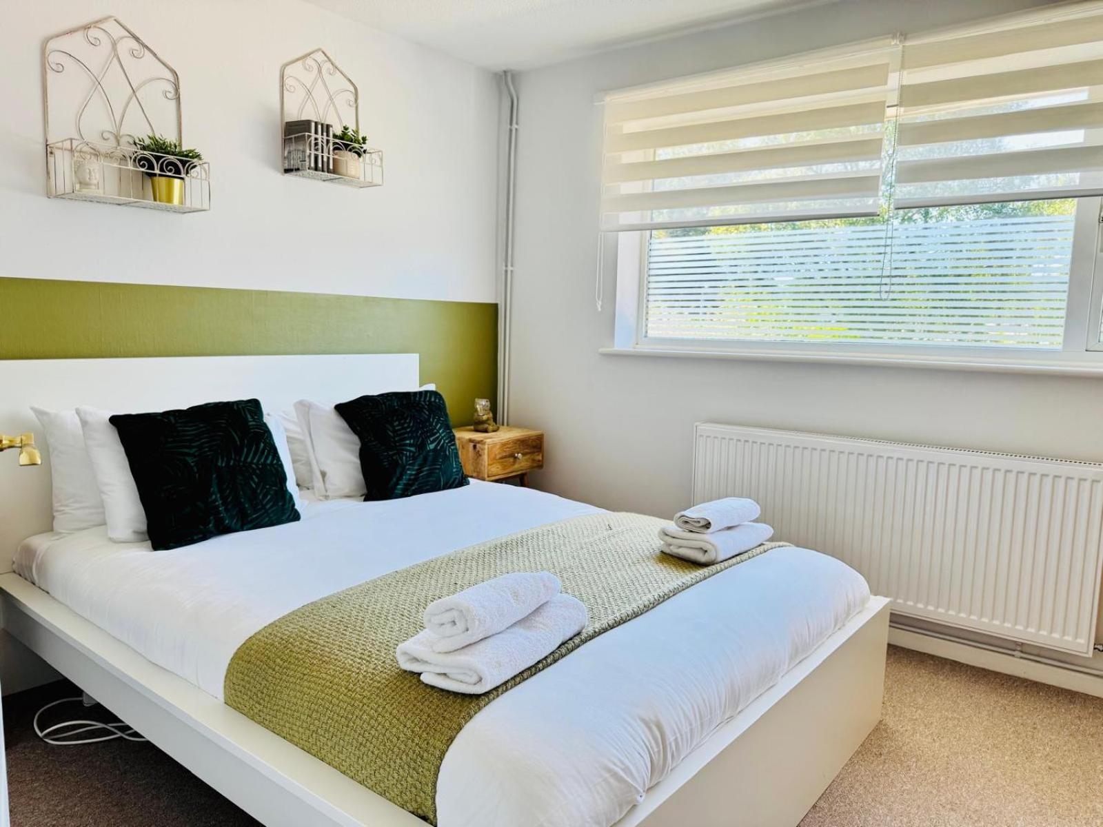 2 Bed House, Sleeps 6, Dog Friendly, Close To A14 M11, With Garden & Parking Long Stay Work Contractor Leisure, Jade CBG Exteriér fotografie