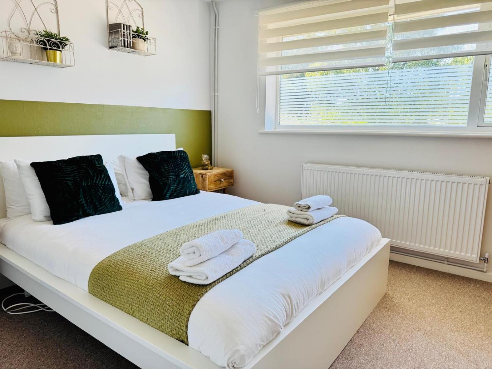 2 Bed House, Sleeps 6, Dog Friendly, Close To A14 M11, With Garden & Parking Long Stay Work Contractor Leisure, Jade CBG Exteriér fotografie