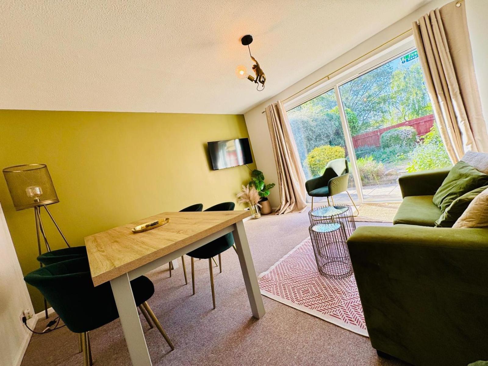 2 Bed House, Sleeps 6, Dog Friendly, Close To A14 M11, With Garden & Parking Long Stay Work Contractor Leisure, Jade CBG Exteriér fotografie