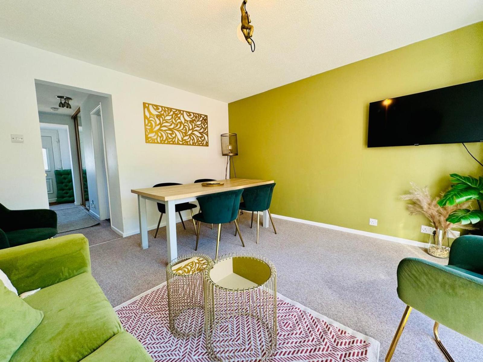 2 Bed House, Sleeps 6, Dog Friendly, Close To A14 M11, With Garden & Parking Long Stay Work Contractor Leisure, Jade CBG Exteriér fotografie